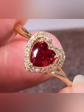 ♥️ 5/$20 Gold Heart Ring with Red Heart-Cut Gemstone ♥️